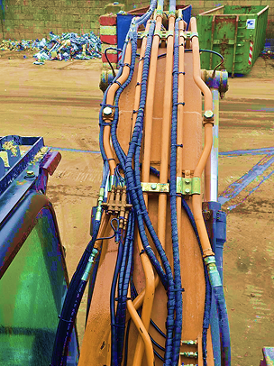 Hydrauliek slangen service 24/7 aan het werk